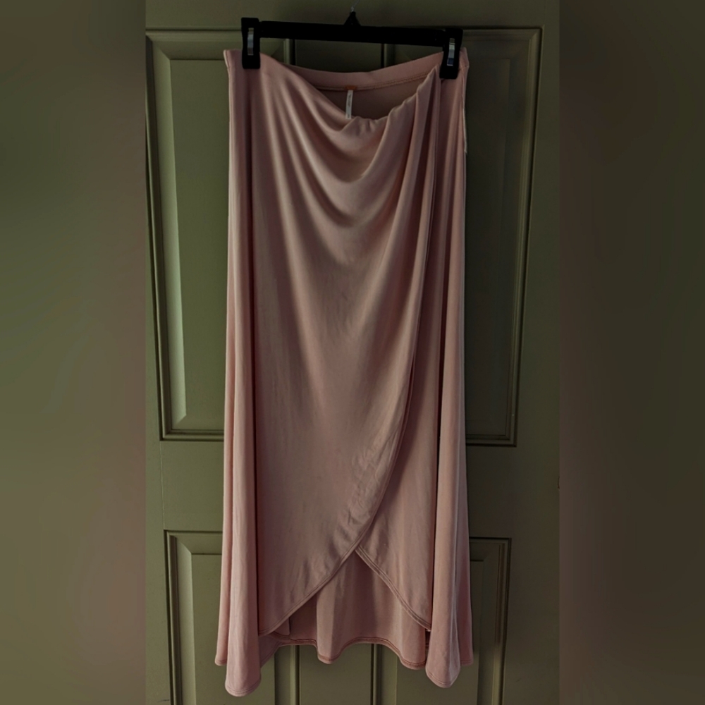 Free People/ pink/ rose flowing maxi skirt / medium